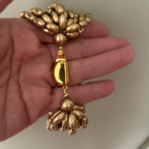 Beautiful vintage Carolee gold faux pearl oval shaped 12 strand bracelet. Signed - Picture 3 of 9